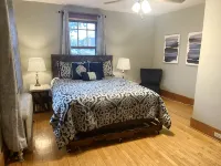 Holiday Haus Zwei Very Spacious Home Located in the Heart of New Ulm - WiFi