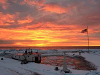 The Breakwater - at Dockside. Ski Bohemia. Ride Keweenaw snowmobile trails! - 3 estrellas