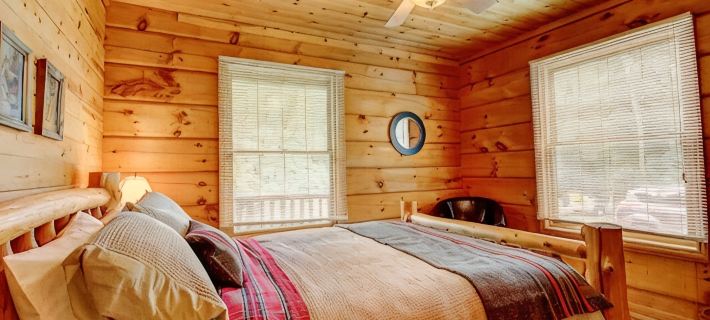 Cozy cabin with views of Lake Mille Lacs Hotels in Aitkin County