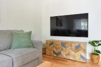 Boutique Style 2 Bedroom Apartment w/pool - Boutique