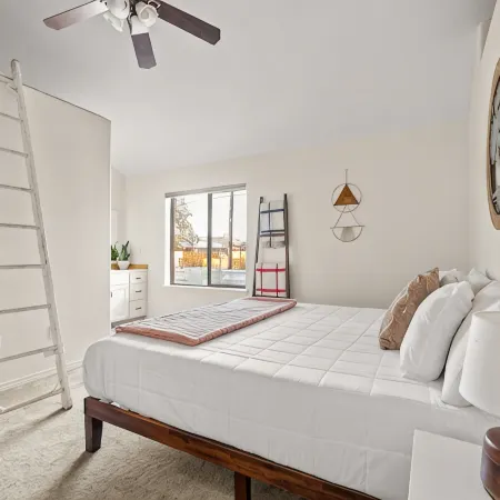 Beautiful | Hot Tub | Pet Friendly | Fenced Отели в г. Систерс