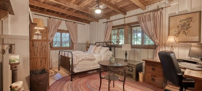 Rustic Historical Cabin Near Wineries & Gold Mines Hotels in Lumpkin County