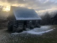 Cozy Log Cabin Near the Parkway - Homestays