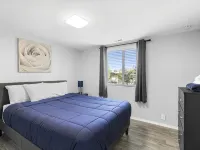 Remodeled 3 bedroom/ 2 story with AC Hotels in Olympia