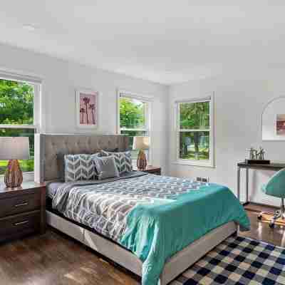 Estate 5Br 3.5Bath with Igloo, Game Rm, Fire Pit Sleeps 16- 5Min Princeton Dwtn Rooms