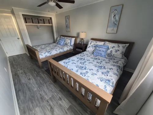 Cozy Boathouse Located at the Cedar Point Entrance! - 4-Star