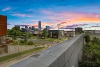 Perfect Luxury Condo in Midtown! Great Amenities! - Alojamientos