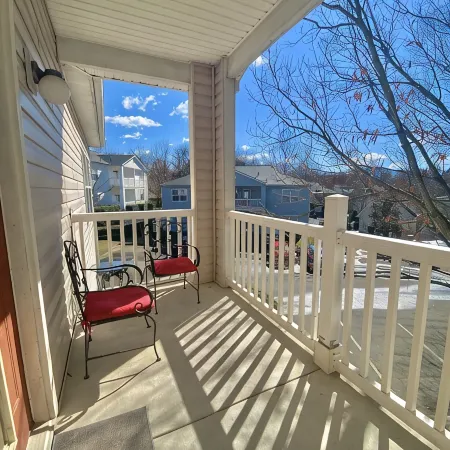 Lake Norman Condo near Charlotte! Great Location steps from downtown Cornelius!