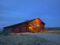 Large cabin with amazing views, mountains, sunsets, and wildlife. - Homestays