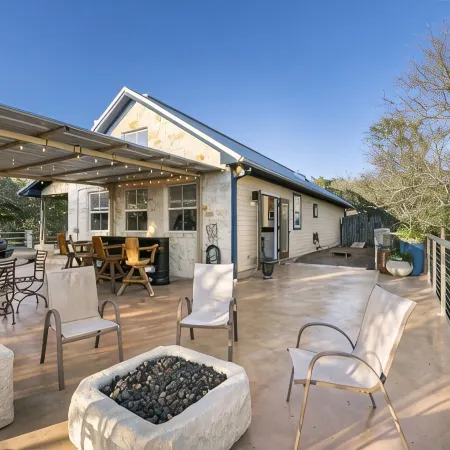A "Willie" Nice House, with a Willie Nice View! 509 East Avenue, Marble Falls