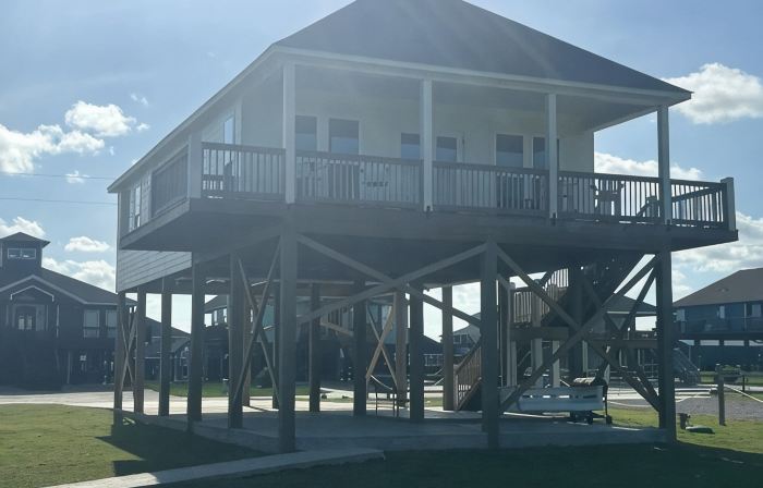 Beautiful camp in Angler Bay! Come enjoy the best of Hackberry.
