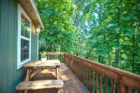 Visit #mytreetophideaway located in Banner Elk, NC, nestled high in the trees. - Alphydda