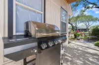 Coral Moon House-2 Kitchens, Fish, Kayak, Walk to Beach, Lots of Parking - 3-Star