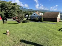 Chad’s place 4- Bedroom 2-BR home at Smoke Hole Wi-Fi -Pet Friendly- sleeps 8-10 - Homestays