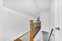 Newly renovated Cozy home with chef kitchen, pretty much fully stocked - Wifi