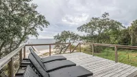 1 ACRE PRIVATE BEACH & PIER, FAMILY & PET FRIENDLY HOME - 4-Star