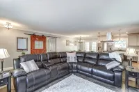 Newly Renovated, 1 block from BGSU, spacious and comfortable - 3-Star