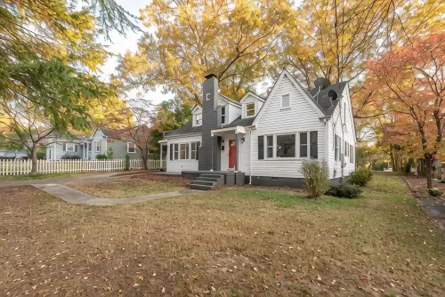 "Maple Cottage" - Spacious 4Br Family Home in Safe Neighborhood in Gastonia - 3-Star