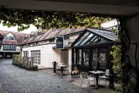 Villiers Hotel - parking