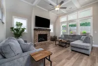The Athens Escape - Minutes from UGA! Go Dawgs! - 4-Star