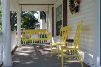 Comfortable Two-Story Family Home in Picturesque Small Town USA - Wifi