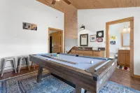 Pool, Boat Ramp, Games, Pass Christian Waterfront Sleeps 18 Guests 6 Bedrooms - Wifi