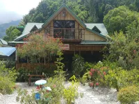 Bamboo House Beach Lodge & Restaurant - Beach