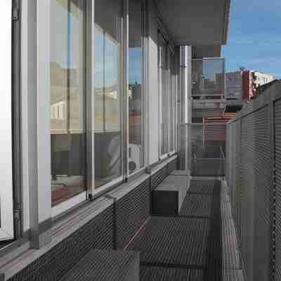 Modern-light-quiet and comfortable apartment T1 with private garage Others