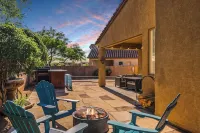 Elegant desert getaway. 4 bedroom 2.5 bath. Sleeps 8. Heated pool. Outdoor BBQ. - Wi-Fi