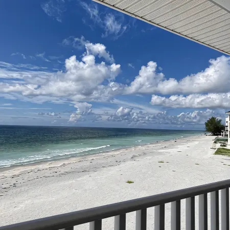 Stunning Condo Inside / Out Direct Beach Front