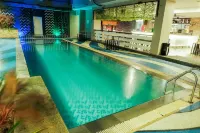 ROYAL BAY MAKASSAR - Pool