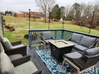 Beautiful Renovated Lake Cottage in SW County and only minutes from Downtown! - Gym