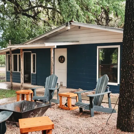 Beautiful Private Nueces Riverfront Getaway! 13 Acres of Bliss!  Sleeps 12-14