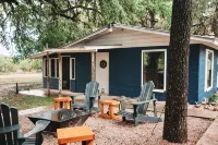 Beautiful Private Nueces Riverfront Getaway! 13 Acres of Bliss!  Sleeps 12-14 - 3-Star