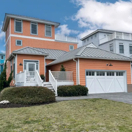 First Floor King Suite, Kids Bunk Room ~ Private Beach & Community Pool Access!
