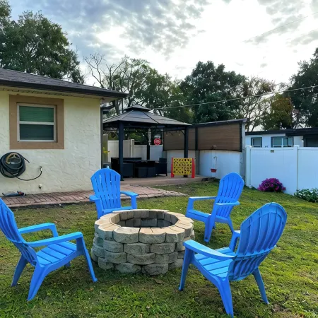 Enchanted 2 Bedroom Home near Downtown Winter Garden