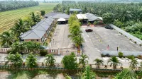 OYO 91376 Homestay Dahlia Ii - parking