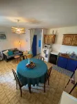 Petite Maison Atypique Avec Jardin Ombagé Parfait Pour des Vacances en Famille - 3-نجوم