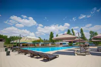 Cross Apartments and Tours - Mountain view