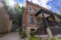 Saint Mary's Place. Historic Townhouse. Great Downtown Location. - balcon