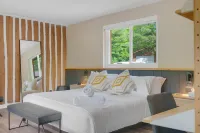 The Dudley Inn Hotels near The Rosseau Market