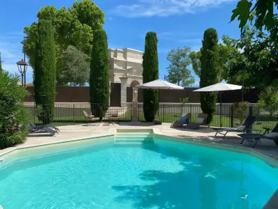 Villa Agrippa Hotels in Sérignan-du-Comtat