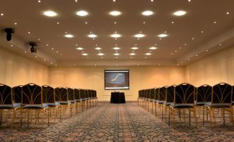 Argenta Tower Hotel & Suites