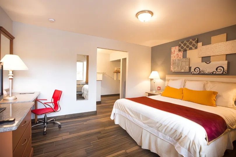 Ramada by Wyndham Near SeaWorld / Mission Beach