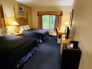 Katahdin Inn & Suites