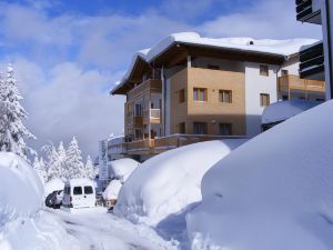 Alpine Mugon Hotel