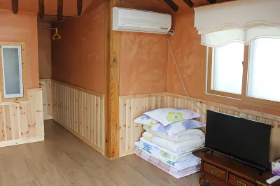 Gyeongju Rockheewon Hanok Stay Hotels near Daereungwon Tomb Complex