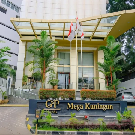 D'Primahotel Mega Kuningan Отели рядом с достопримечательностью «Статуя Панчоран»
