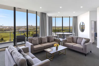 Meriton Suites Waterloo فنادق في Waterloo