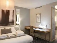 Hotel Litteraire le Swann, BW Premier Collection Hotels near 8th arr.